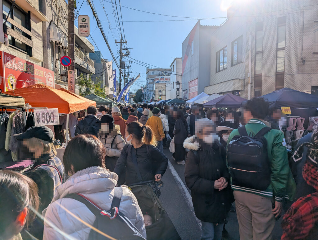 世田谷ボロ市人混み